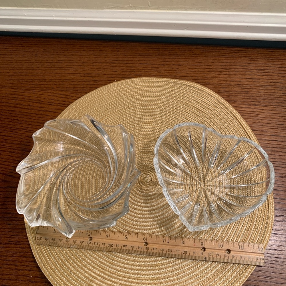 Elegant Glass Decorative Bowls Set